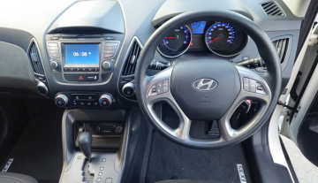 2013 Hyundai ix35 10.jpg